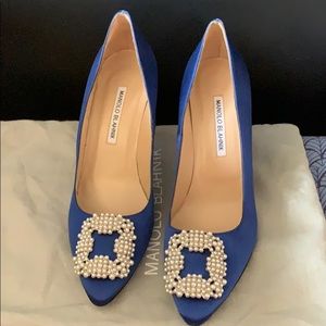 Manolo Blahnik Hangisi Pearl Satin Pumps